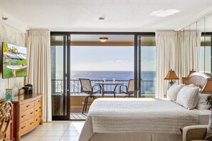 1 bedroom, desk, WiFi, bed sheets - OCEANFRONT High Floor RENOVATED Maui Kai 806 Condo Private OPEN Lanai KING BED (Lahaina)