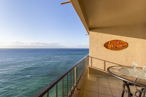Property grounds - OCEANFRONT High Floor RENOVATED Maui Kai 806 Condo Private OPEN Lanai KING BED (Lahaina)