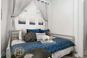 1 chambre, fer et planche à repasser, Wi-Fi gratuit, draps fournis