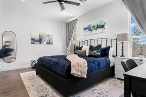 1 slaapkamer, een strijkplank/strijkijzer, gratis wifi, beddengoed