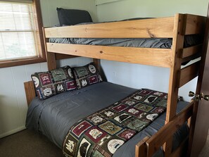 2 bedrooms, WiFi, bed sheets