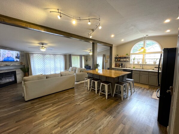 المنشأة من الداخل