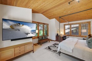 4 habitaciones, escritorio y tabla de planchar con plancha