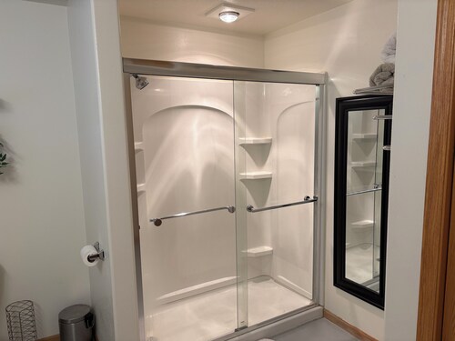 Charming 1 king suit with WiFi, AC