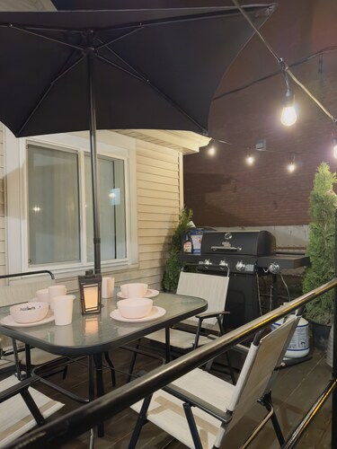 An old house on Walnut Street awaited a revival under the shade of walnut trees