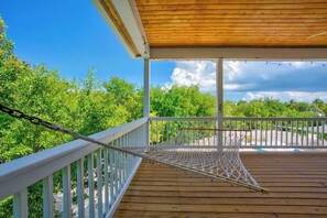 Property grounds - P35 - Spacious 4 bedroom, 3 bath home boasts generous harbor views (Marathon)