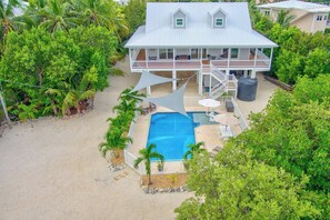 Exterior - P35 - Spacious 4 bedroom, 3 bath home boasts generous harbor views (Marathon)