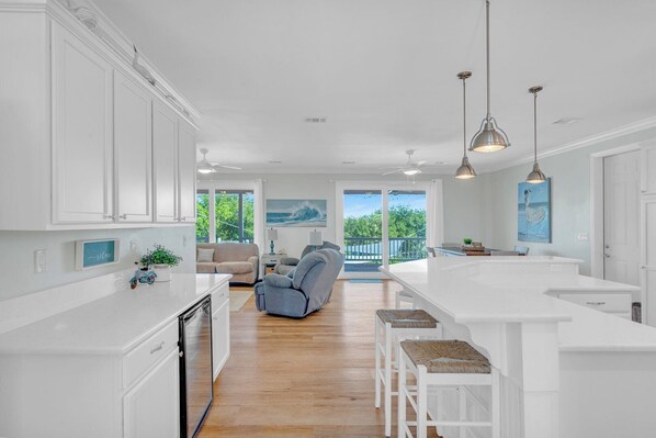 Interior - P35 - Spacious 4 bedroom, 3 bath home boasts generous harbor views (Marathon)