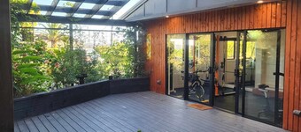 Central Kerikeri home. Gym, sauna, firepit,1 Acre.