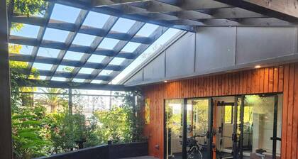 Central Kerikeri home. Gym, sauna, firepit,1 Acre.