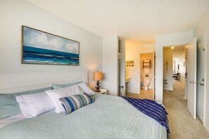 1 bedroom, iron/ironing board, WiFi, bed sheets - Oceanfront Suite - Top Floor - Pool and Sauna - Sleeps 6! (Lincoln City)