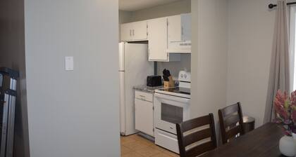 Blissful Bungalow- Near Ft. Novosel and shopping, Quiet, Fast WiFi