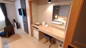 1 chambre, bureau, fer et planche à repasser, Wi-Fi gratuit