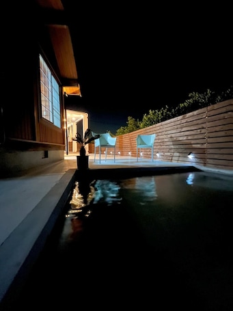 Pool. You can see Lake Hamana and the Tenryu Hamanako Ra - Villa Wan Lake Hamana / Hamamatsu Shizuoka