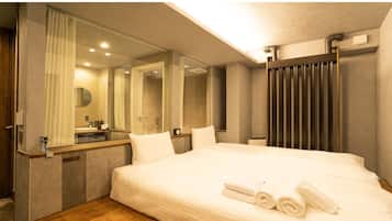 1 bedroom, desk, iron/ironing board, free WiFi