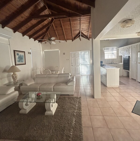 Comfort Cottage | Living area