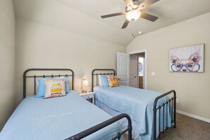 3 soverom, strykejern/-brett, wi-fi (inkludert) og sengetøy