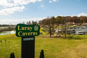 Property grounds - Cozy place near Shenandoah National Park, Luray Caverns & 30min to Massanutten! (Luray)