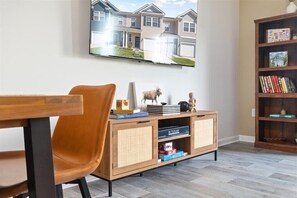 Interior - Cozy place near Shenandoah National Park, Luray Caverns & 30min to Massanutten! (Luray)