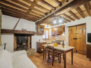 Interior - Leonardo by Interhome (Montignoso)