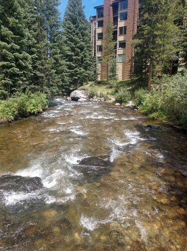 Luxury Condo steps away from Peak 9 chairlift/Main St. Best Breck has to offer!