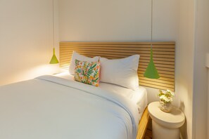 Desk, iron/ironing board, free WiFi, bed sheets - D&S -JB Apartments - A (Oporto)