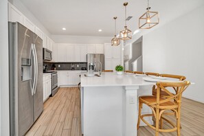 하우스, 장애인 지원 | 12 개의 침실