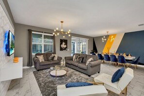 9 bedrooms - Magical Family Home 8min-disneyworld Pool Spa Sleeps 22 Stl103 (Kissimmee)