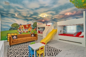 House | 9 bedrooms - Disney Decorated Home 8min to Disneyworld Pool Spa Sleeps 22 Stl104 (Kissimmee)