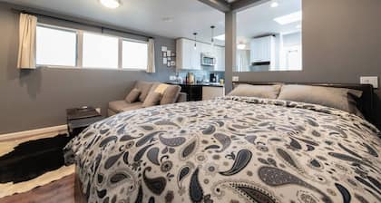 Private, cozy guesthouse with full kitchen and bath and nice garden with seating