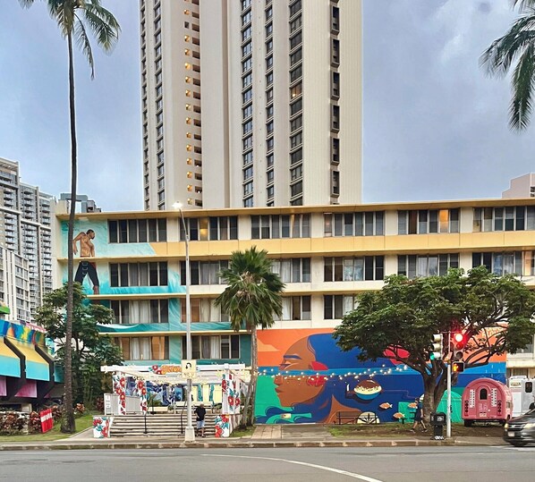 Exterior - Central YMCA Residences (Honolulu)