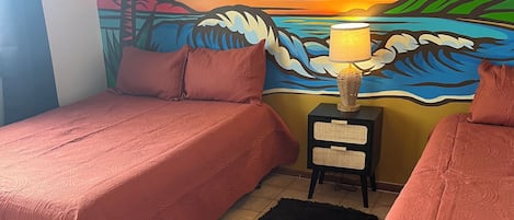 Kahden hengen standard-huone (yksi tai kaksi sänkyä), 2 yhden hengen sänkyä, tupakointi kielletty | Työpöytä, ilmainen Wi-Fi, vuodevaatteet