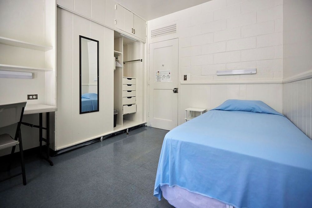 YMCA of Honolulu - Central Branch by null