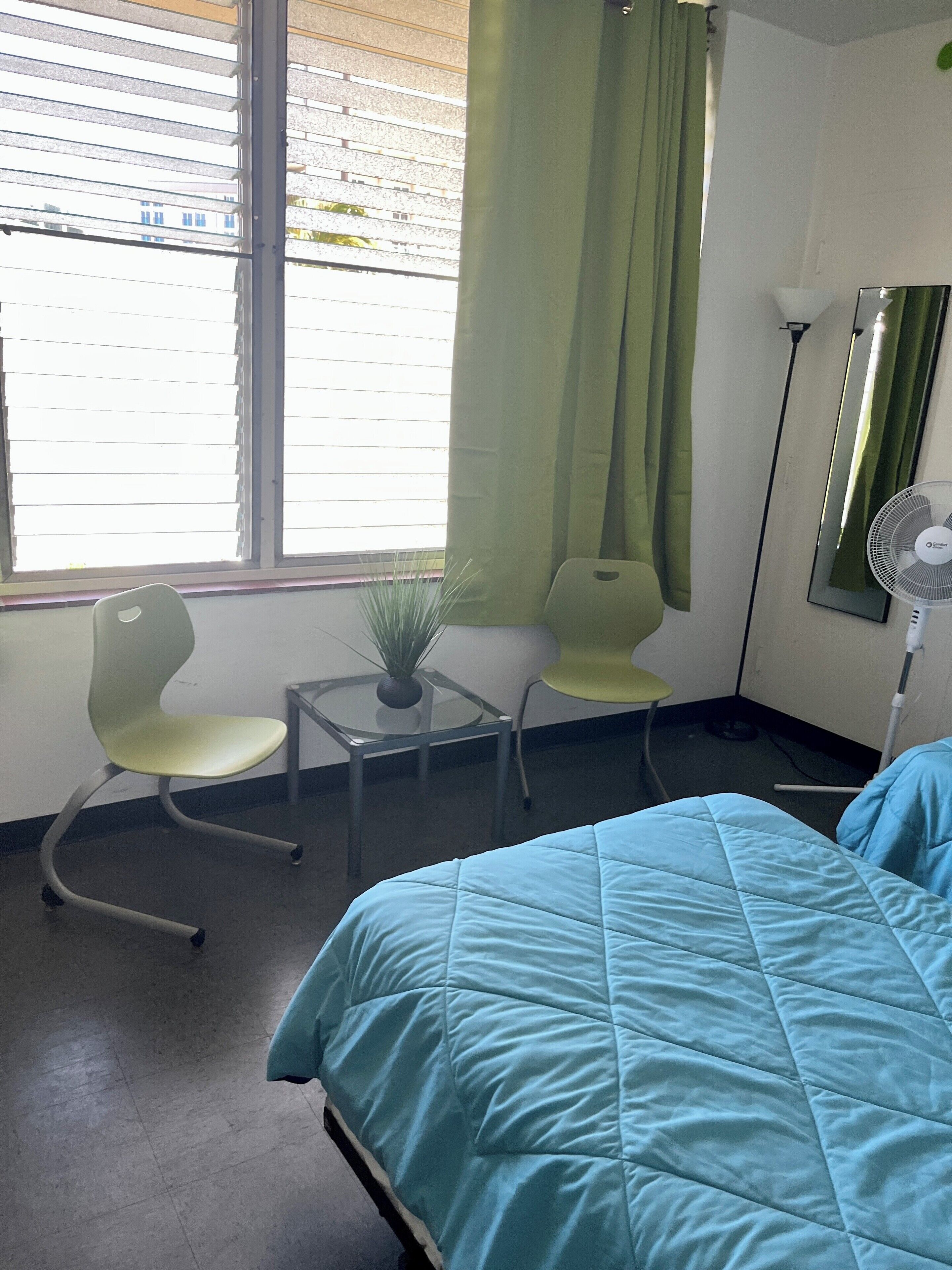 Enkeltrom – standard, flere senger, ikke-røyk, delvis havutsikt | Skrivebord, wi-fi (inkludert) og sengetøy