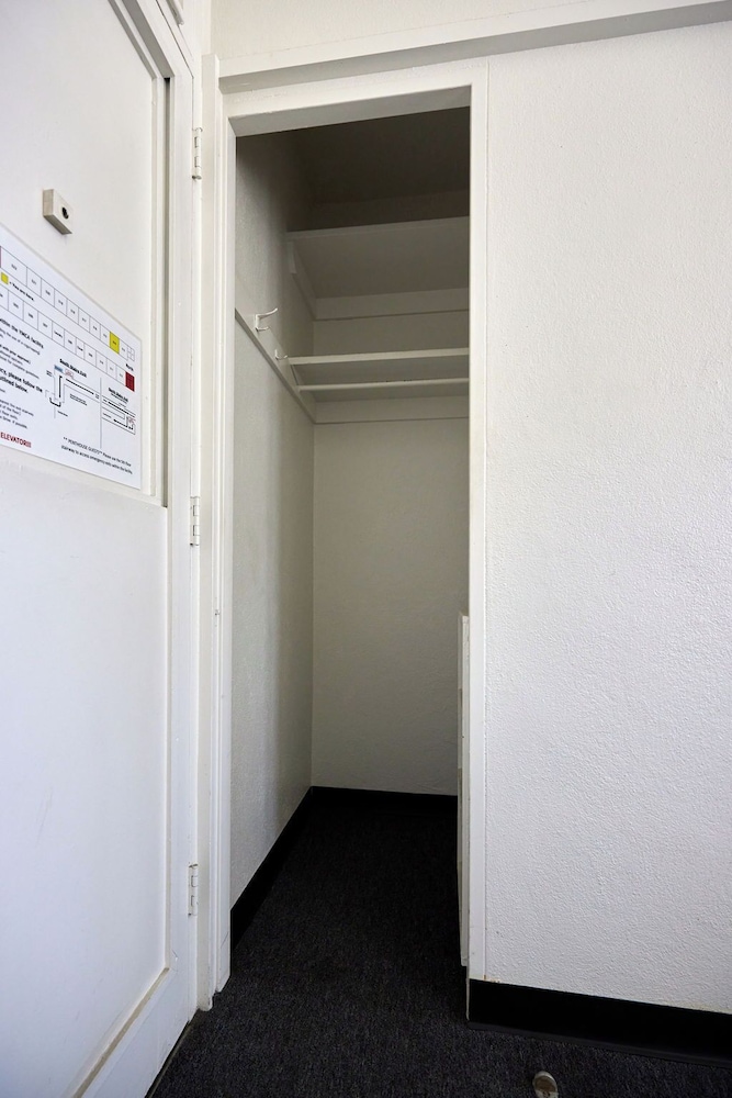 YMCA of Honolulu - Central Branch by null