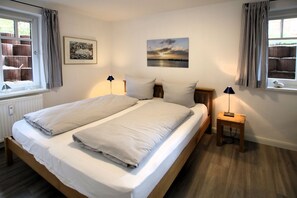 1 dormitorio, tabla de planchar con plancha, wifi