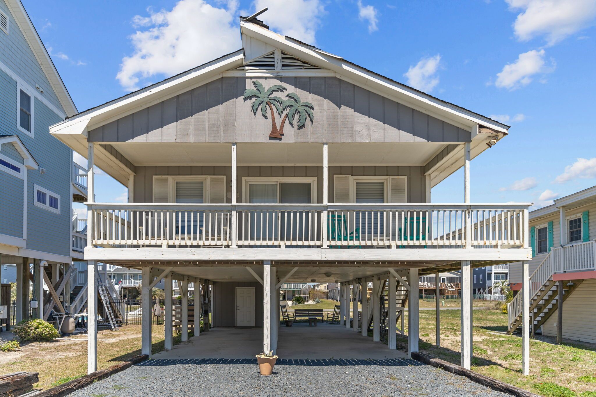 Classic 3 bedroom ocean view home and pet friendly!
