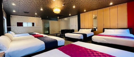 2 bedrooms, desk, WiFi, bed sheets