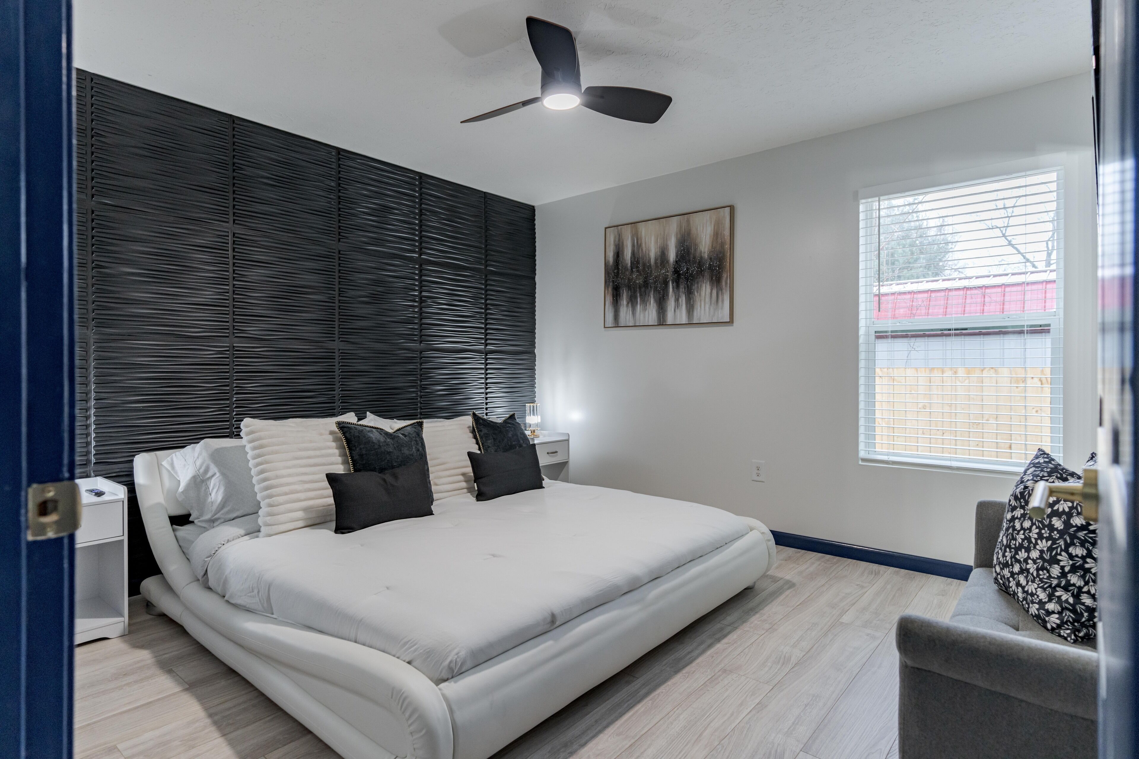 3 bedrooms, iron/ironing board, WiFi, bed sheets