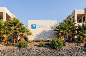 Property grounds - The Lofts 2|Community Pool w/water slide and hot tub, grill, Smart TV (Saint George)