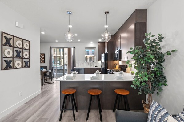 Fridge, microwave, oven, stovetop - The Lofts 2|Community Pool w/water slide and hot tub, grill, Smart TV (Saint George)