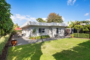 Exterior - Te Awanga-Zari House- Private&Quiet- 
Children & PETS welcome* (Upon agreement) (Te Awanga)