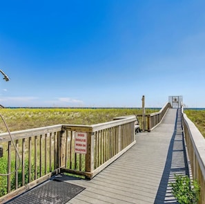 Property grounds - View with a Room Navarre Towers 1207  (Navarre)