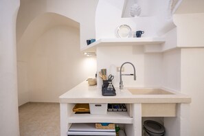 冰箱、炉灶、洗碗机、厨具/餐具