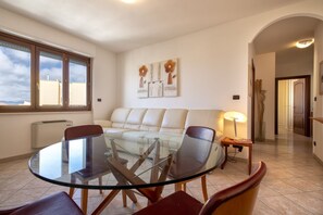 Interior - Alghero Sea View Apartment with Balcony! (Alghero)