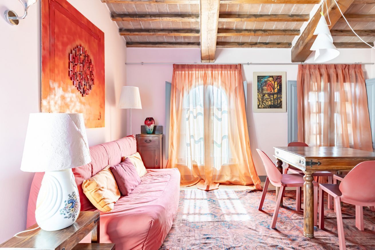 Guesthost - Large Apartment Of 70 Sqm Located On The First Floor (Stairs To Access) Of The Renowned Residence La Mandolata, Ideal For 2 People.the Residence Is Located In Lido Camaiore And Offers A Shared Swimming Pool And Large Garden, Ideal For Relax - Forte dei Marmi