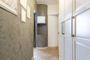 Interior - GuestHost - Modern Apartment near Livorno Station! (Livorno)