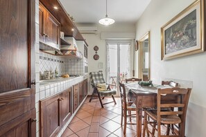 Dining - GuestHost - Casada - Etna's Grandeur: Elegant Retreat in Nicolosi (Nicolosi)