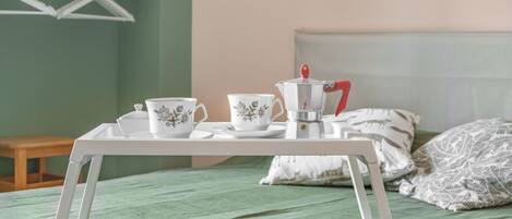 2 soverom, strykejern/-brett og sengetøy