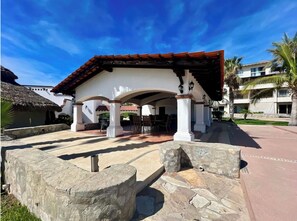 Exterior - Lux New Condo in Gated Community w/ Pool Arch View Close to Downtown Cabo (Cabo San Lucas)